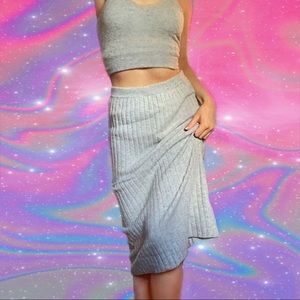 Club Monaco gray ribbed midi skirt🤍
